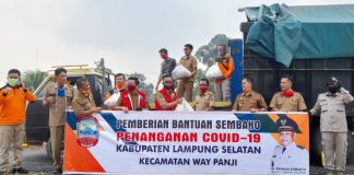 Pemkab Distribusikan 388 Paket Sembako Di Kecamatan Way Panji