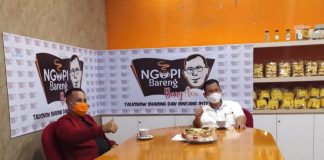 Kupas Perjalanan Hidup di Talkshow dan Bincang Santai saat Acara Program ‘Bang Aca’, Nanang Sampaikan Selalu Terapkan Sifat Kebersamaan dan Gotong-royong Untuk Selesaikan Persoalan di Lamsel