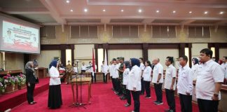 Ketua PMI Provinsi Riana Sari Arinal Lantik Hj.Winarni Nanang Ermanto Sebagai Ketua PMI Kabupaten Lampung Selatan Masa Bakti 2022-2027