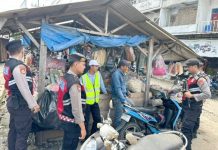 Polres Way Kanan Gelar Patroli Dialogis Hunting System di Tiuh Balak Pasar