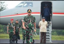 Dandim 0427 Sambut Kedatangan Menhan RI dan Panglima TNI di Lanudad Gatot Subroto Way Kanan