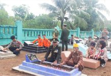 Peringatan HUT TNI Ke 80, Kodim 0427/Way Kanan Ziarah dan Tabur Bunga di Taman Makam Veteran