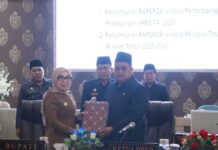 Rapat Paripurna DPRD, Bupati Way Kanan Sampaikan Tiga Raperda Strategis